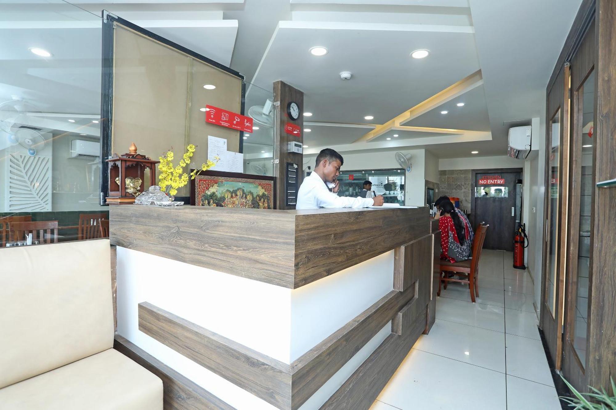 Super Hotel O Taste Of Temple Bhopal Eksteriør billede