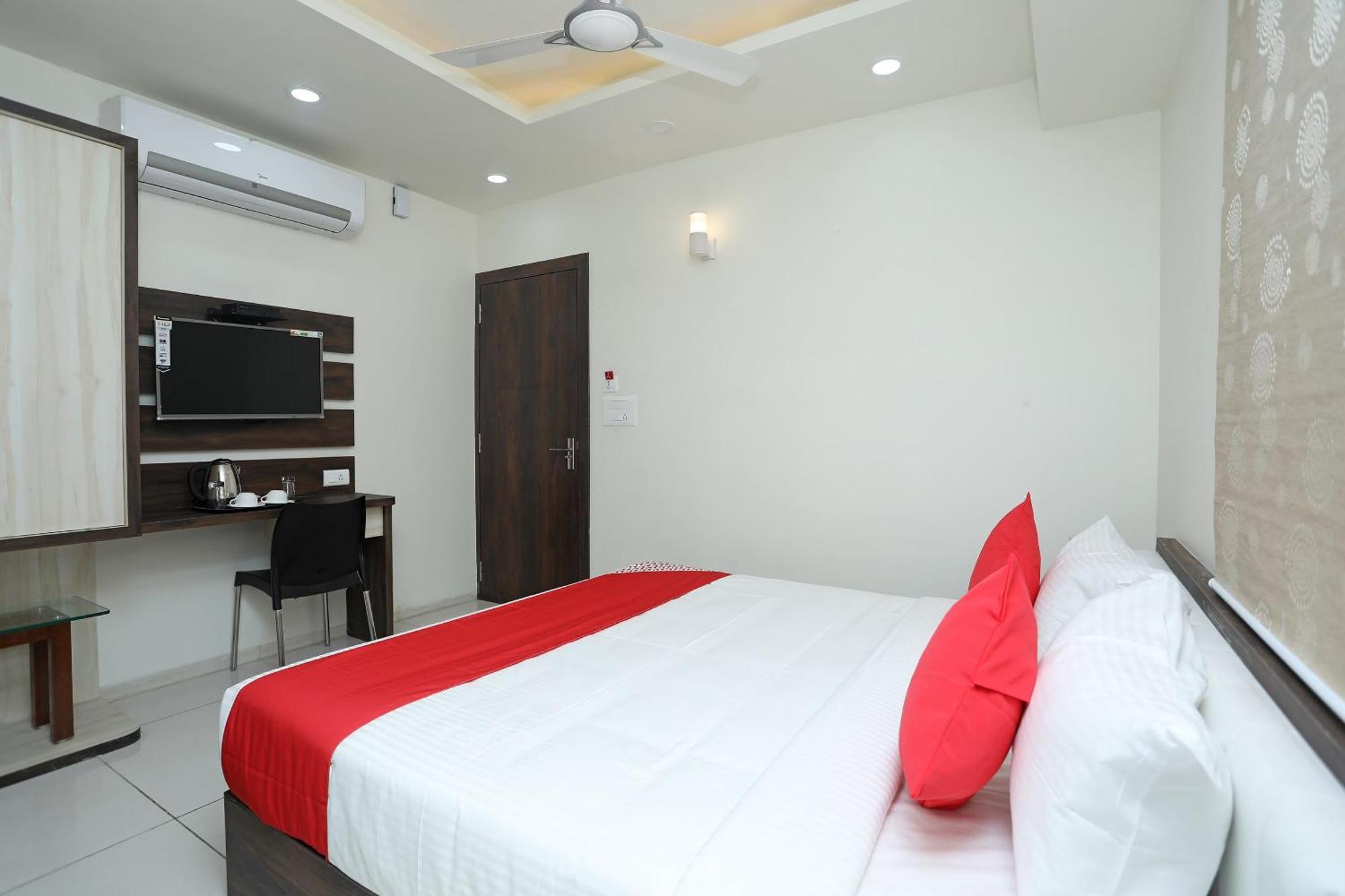 Super Hotel O Taste Of Temple Bhopal Eksteriør billede
